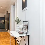 Superapart Grochowska 326 דירה *